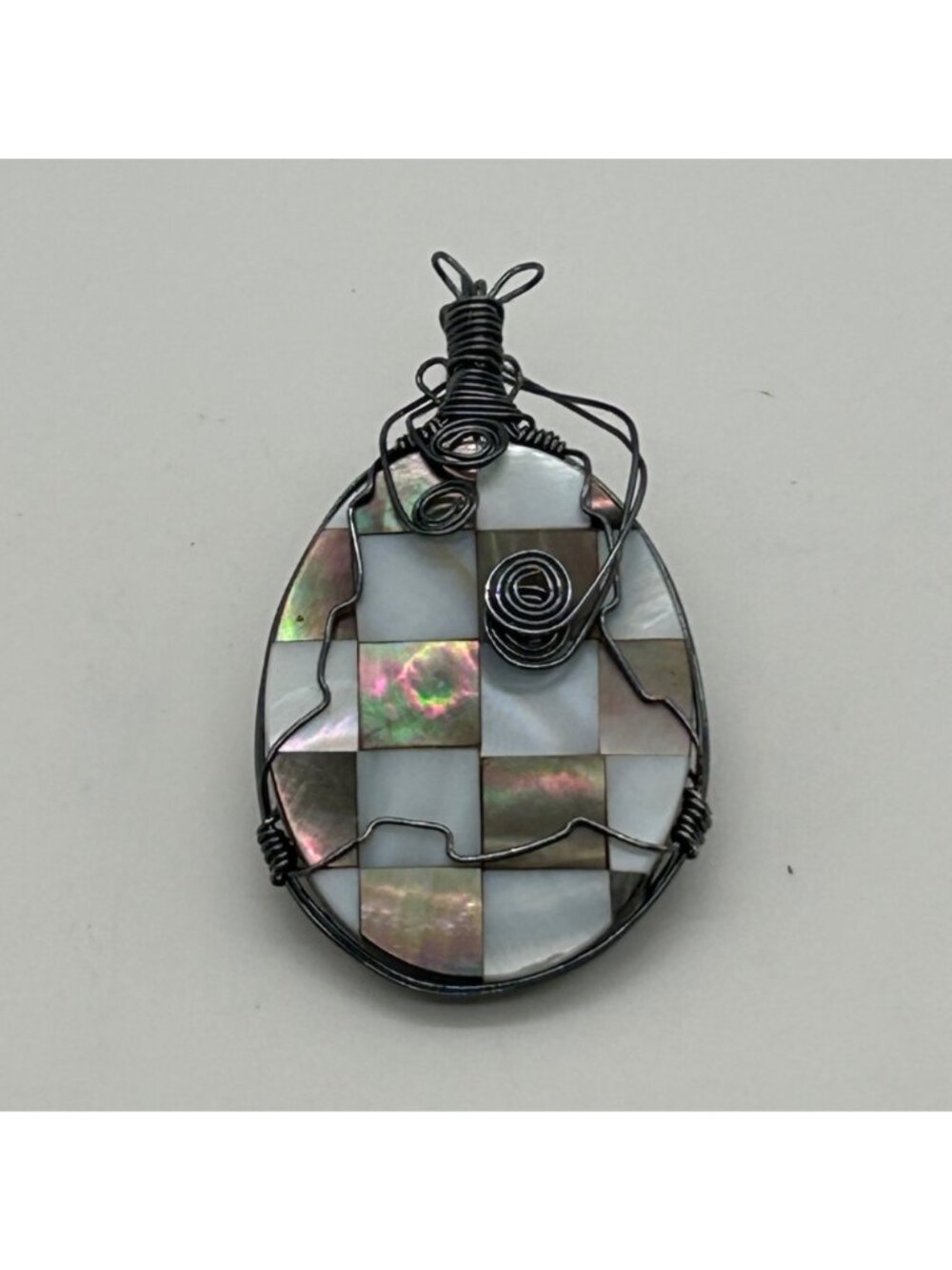 Artisan Wire Wrapped Abalone Mother Of Pearl Mosaic Checkerboard Shell Oval Pend - Picture 3 of 11